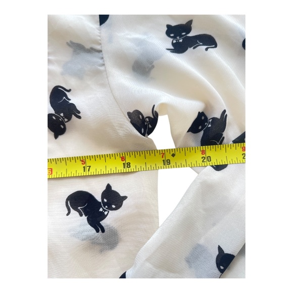 I love H81 Kitten Print blouse Women's Size S/P cream & black cat button down - Picture 7 of 10